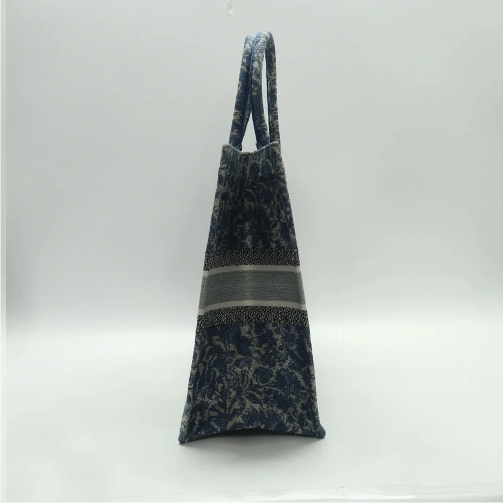 Dior Floral Blue Tote Bag - Picture 5 of 15